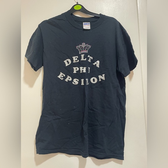 Delta Phi Epsilon Short Sleeve Shirt- size Small - Picture 1 of 5